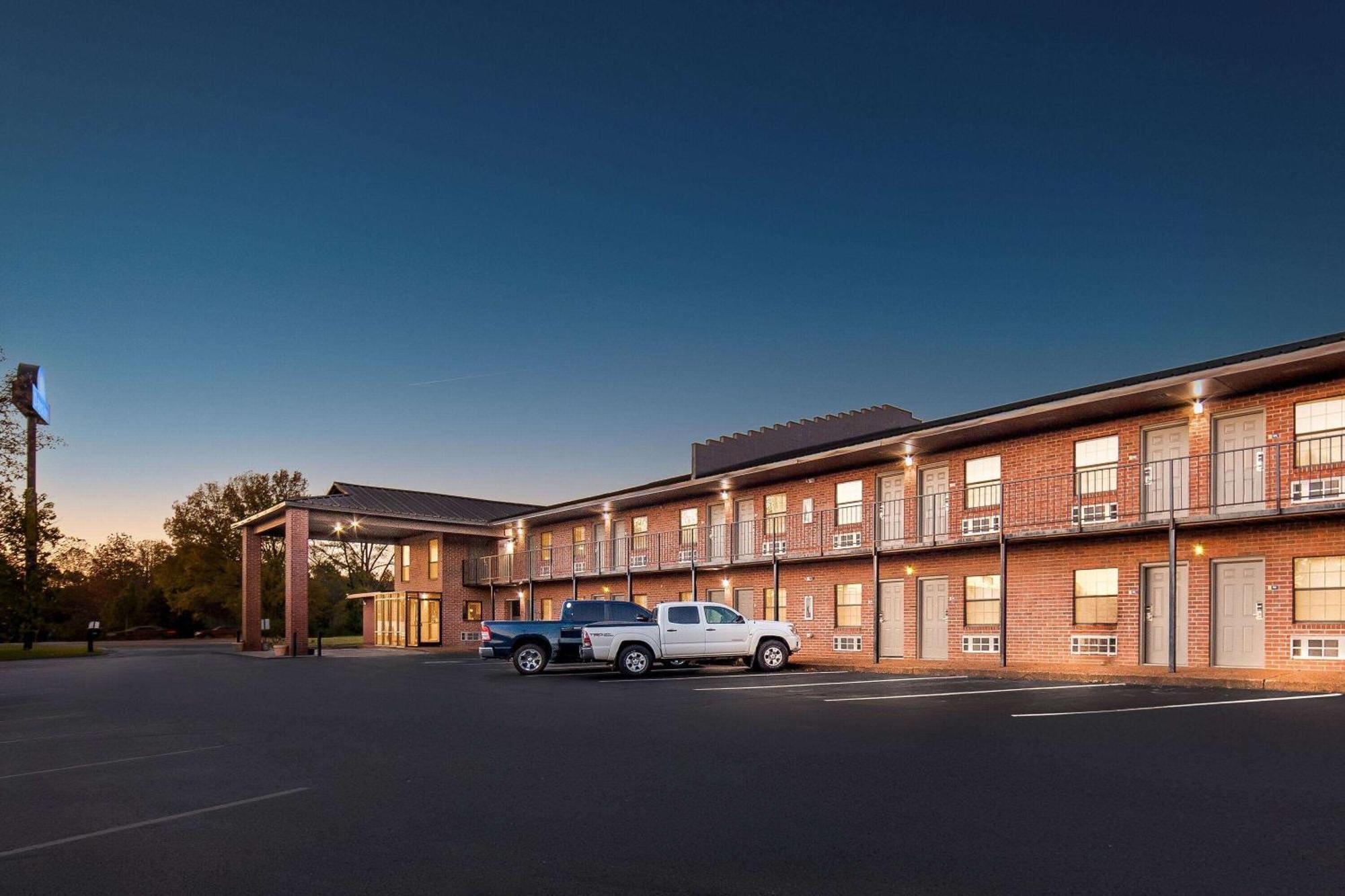 Days Inn By Wyndham Brownsville Exterior foto