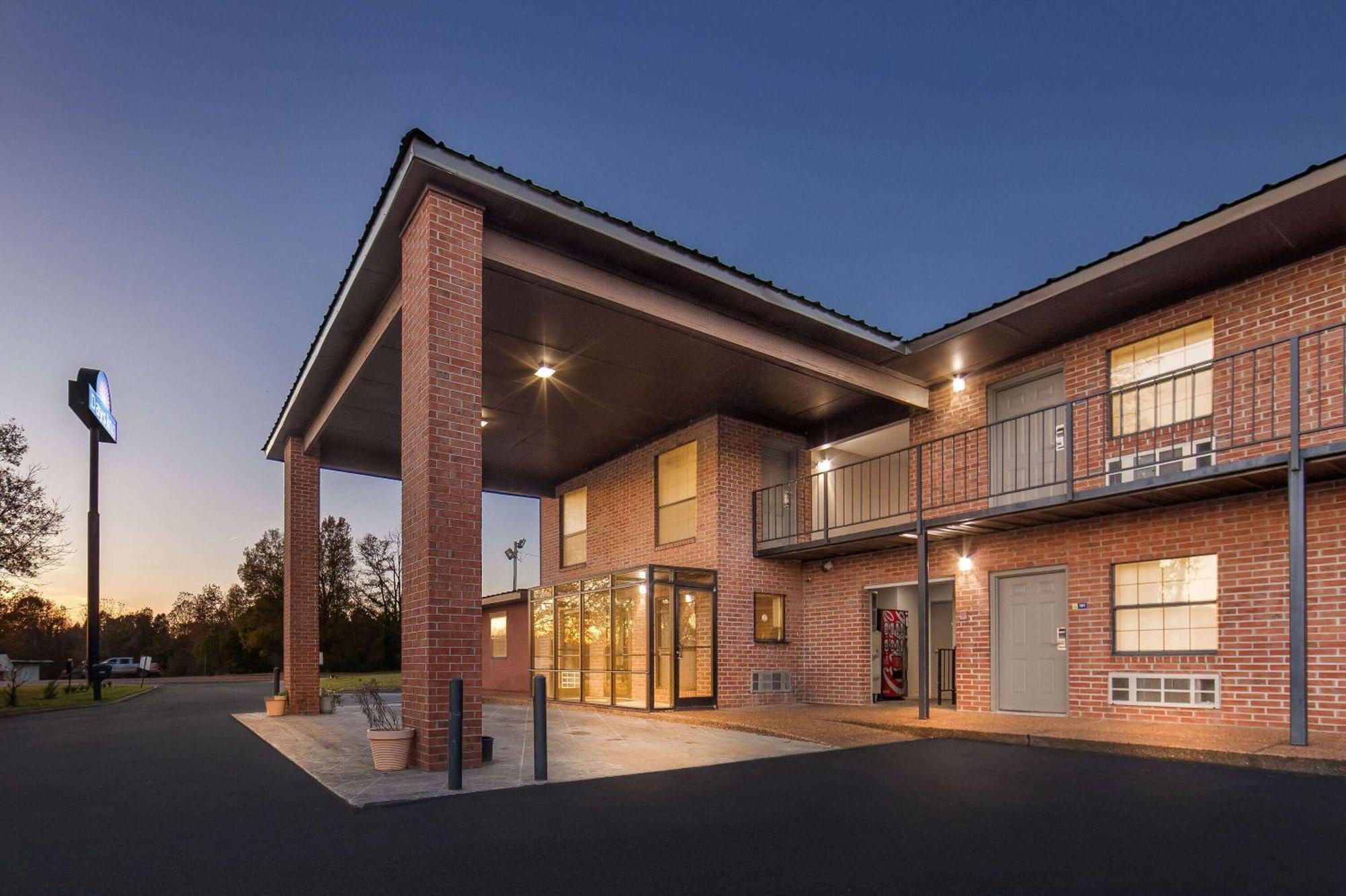 Days Inn By Wyndham Brownsville Exterior foto